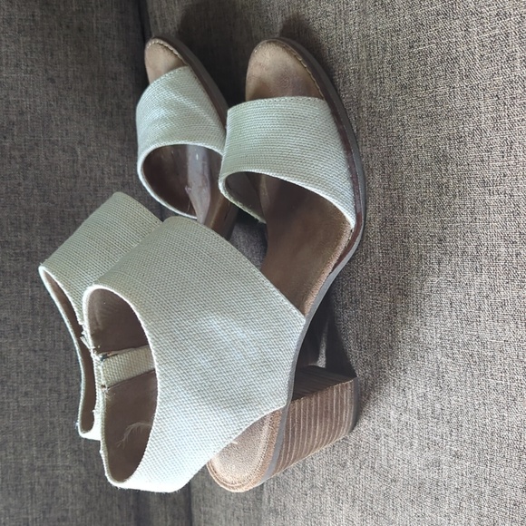 Toms Majorca Cutout Natural Heeled Sandals - Picture 2 of 6
